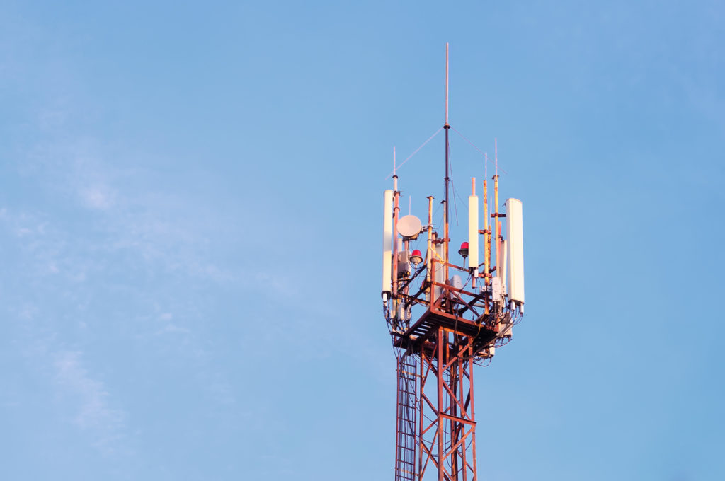 What is a distributed antenna system?